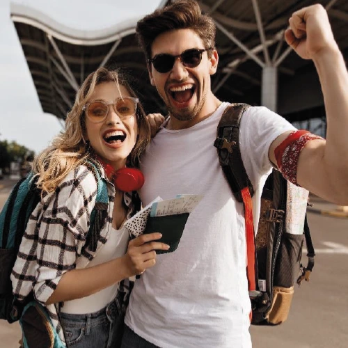 Pareja viajando